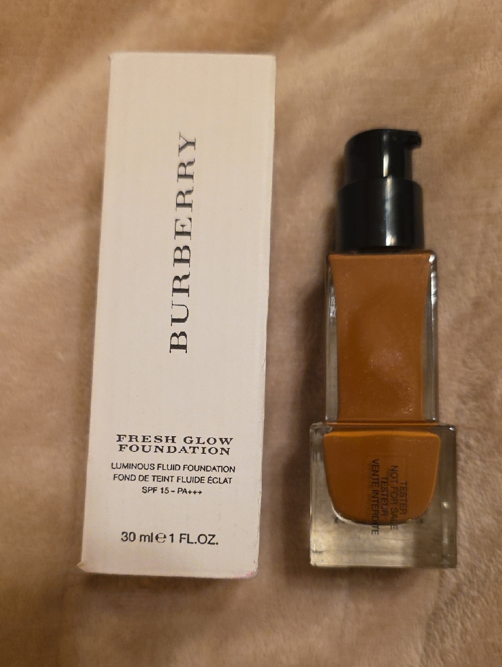 Burberry Fresh Glow Foundation - N°64 MOCHA